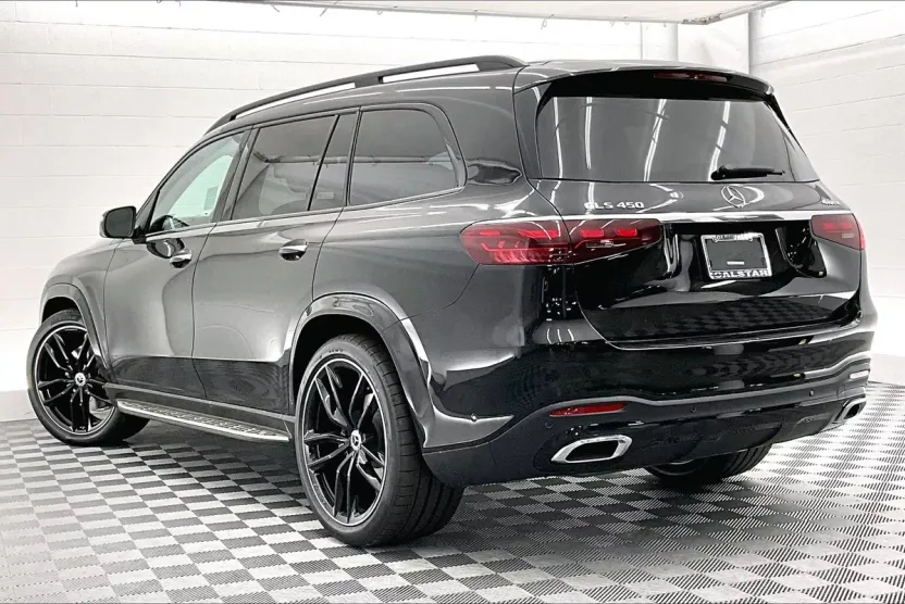 2026 Mercedes Benz GLS 450 4MATIC photo 1