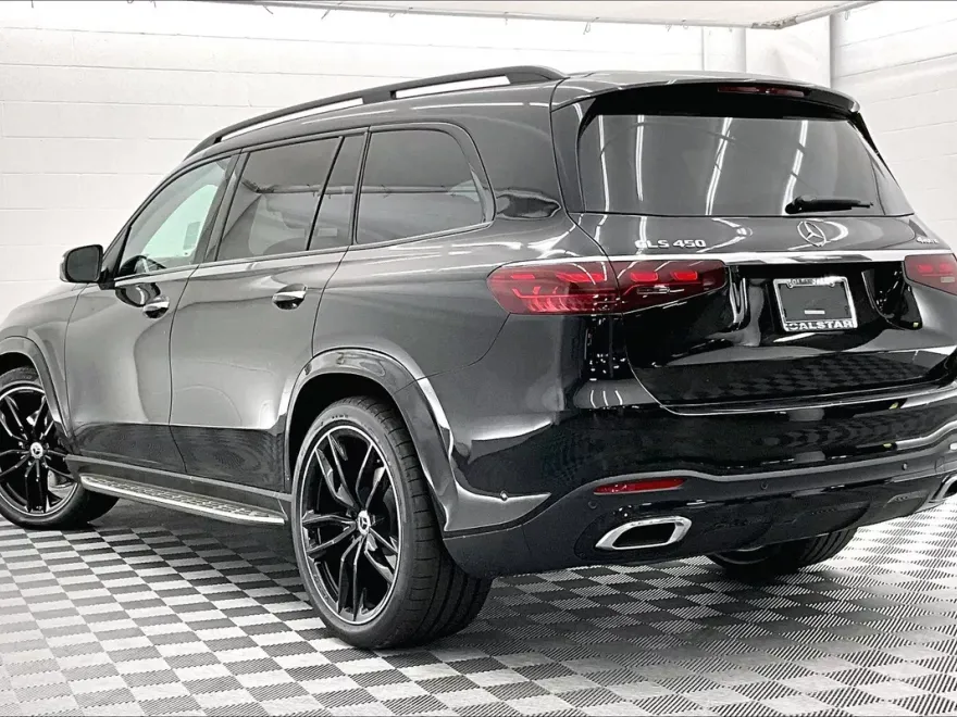 2026 Mercedes Benz GLS 450 4MATIC photo 1