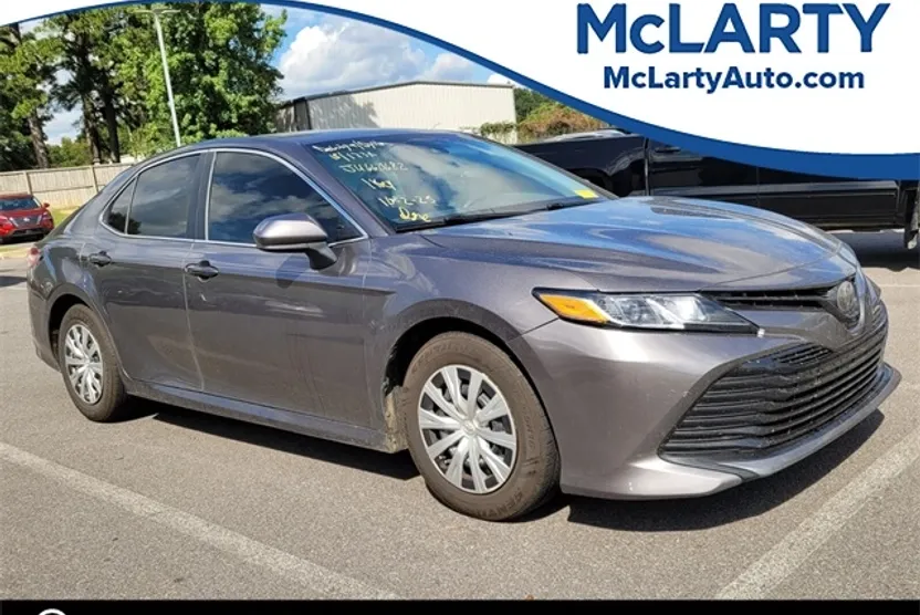 2018 Toyota Camry L photo 1