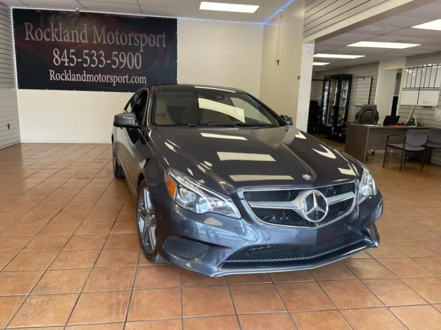 2014 Mercedes Benz E 350 4MATIC photo 1