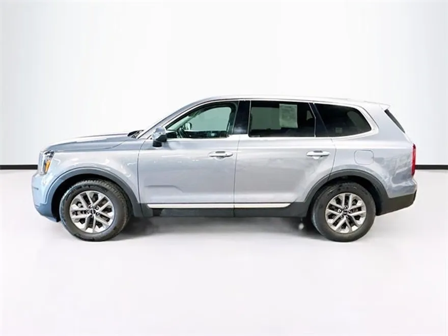 2023 Kia Telluride LX photo 1