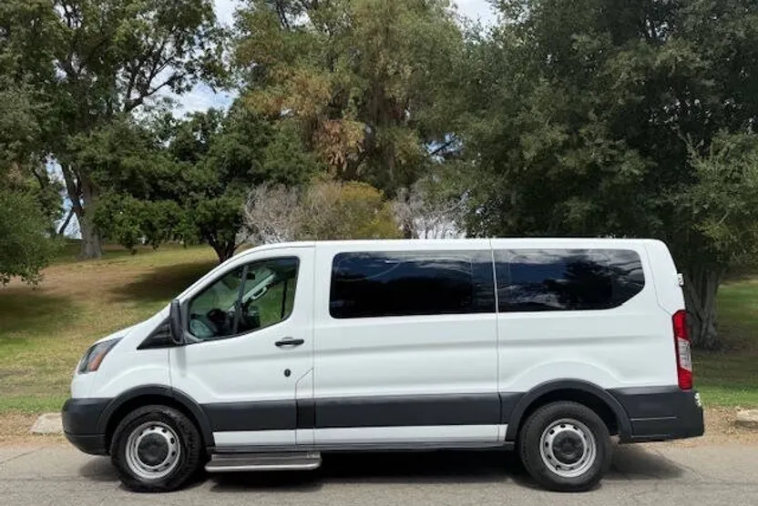 2017 Ford Transit XL photo 1