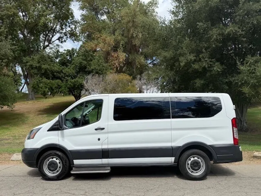 2017 Ford Transit XL photo 1