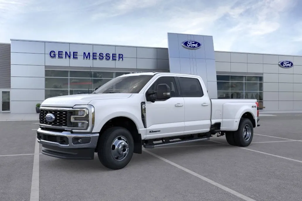 2026 Ford F-350 Lariat photo 1