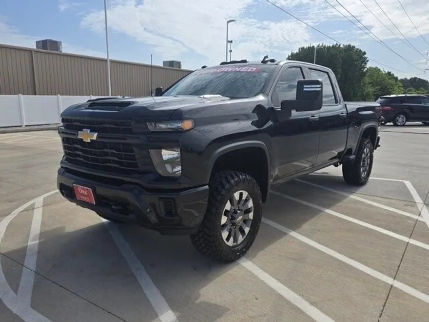 2024 Chevrolet Silverado 2500HD Custom photo 1
