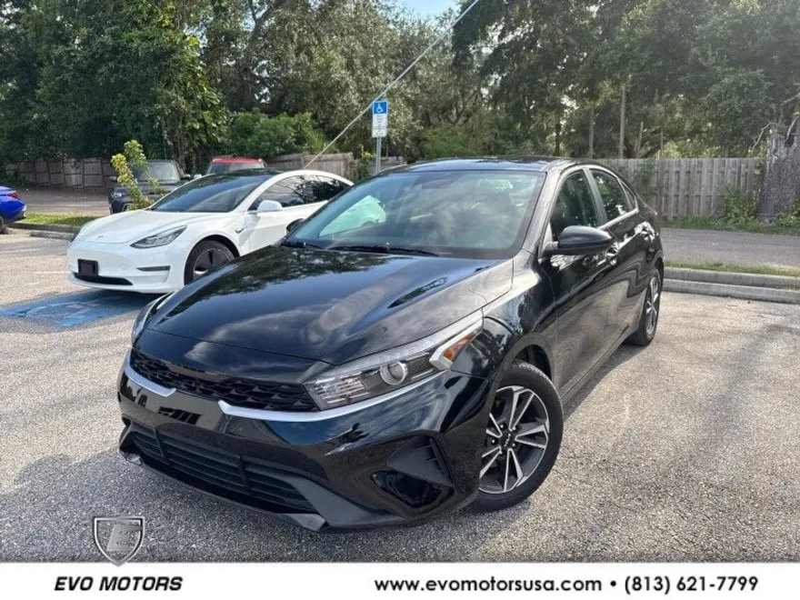2024 Kia Forte LXS photo 1