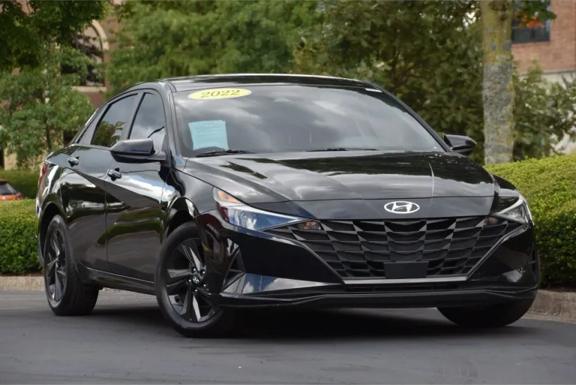 2022 Hyundai Elantra SEL Convenience photo 1