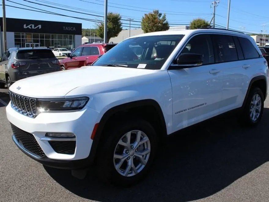 2024 Jeep Grand Cherokee Limited photo 1