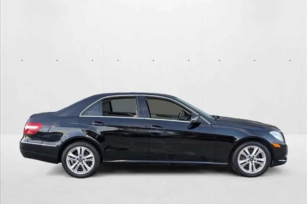 2011 Mercedes Benz E 350 Sedan photo 1