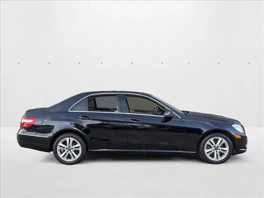 2011 Mercedes Benz E 350 Sedan photo 1