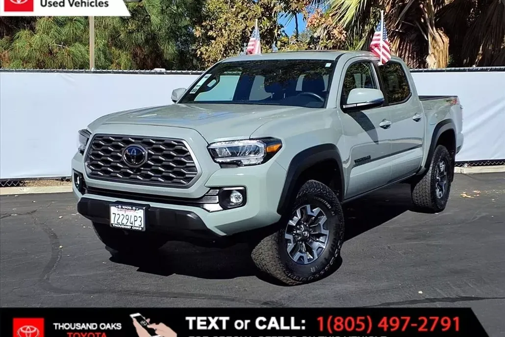 2022 Toyota Tacoma TRD Off-Road V6 photo 1