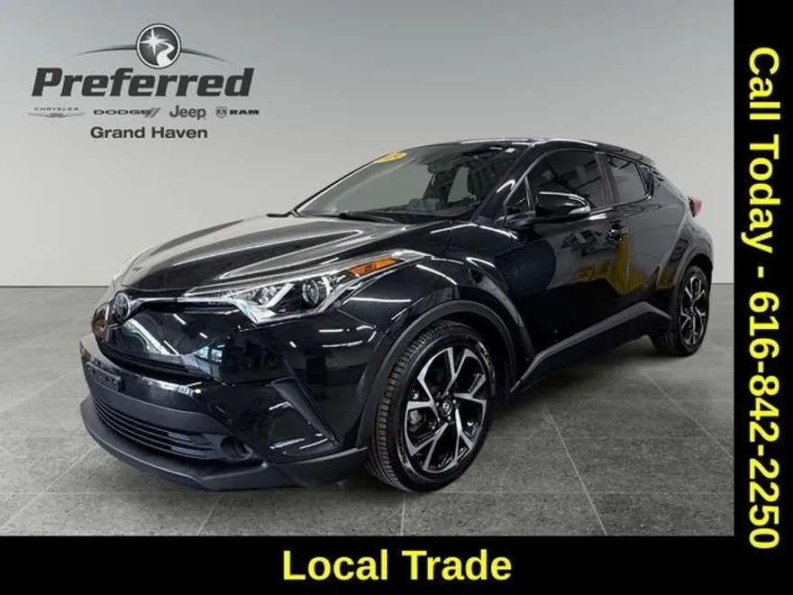 2019 Toyota C-HR LE photo 1