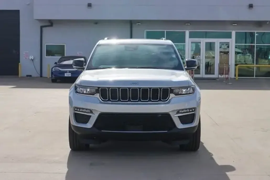 2024 Jeep Grand Cherokee 4xe photo 1
