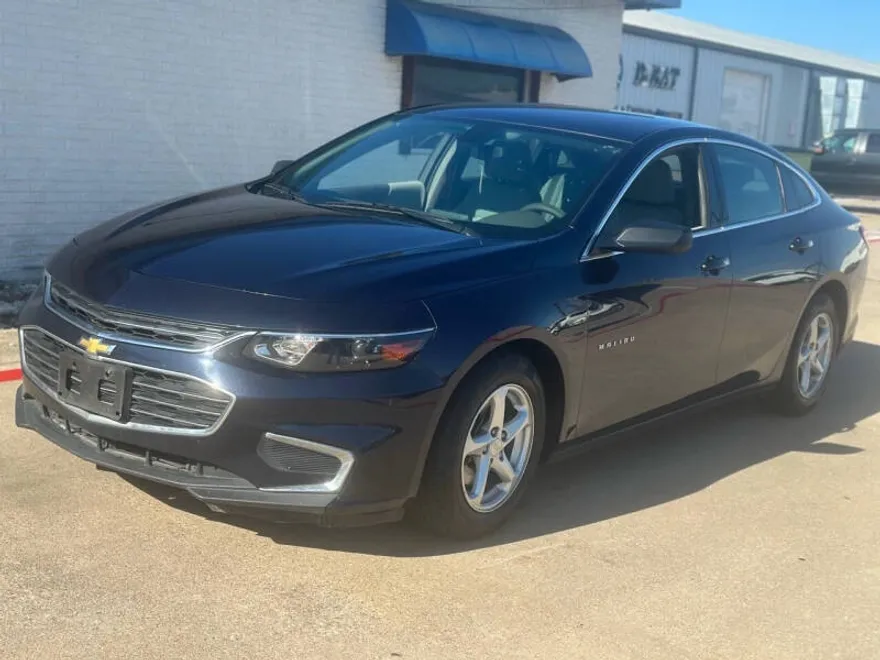 2018 Chevrolet Malibu LS photo 1