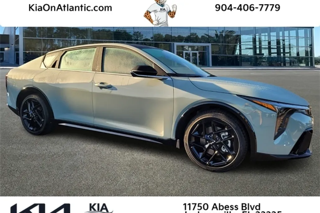 2025 Kia K4 GT-Line Turbo photo 1
