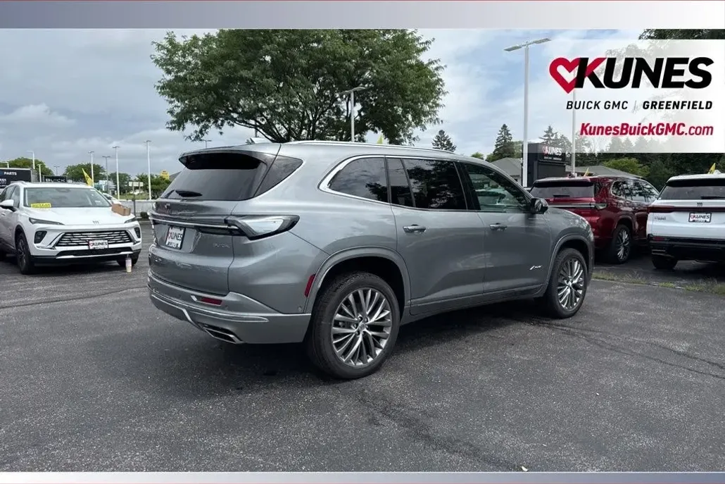 2026 Buick Enclave Avenir photo 1