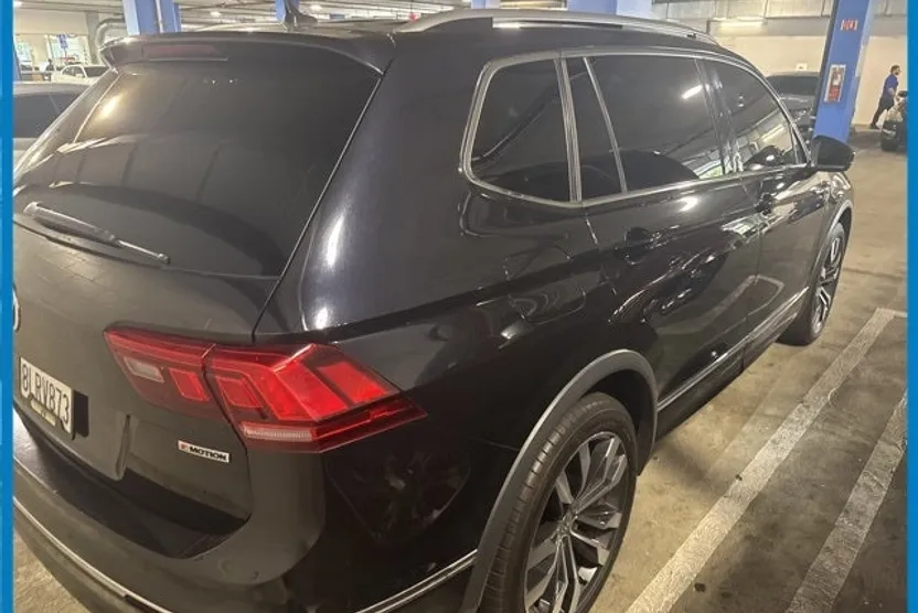 2019 Volkswagen Tiguan SEL Premium R-Line photo 1
