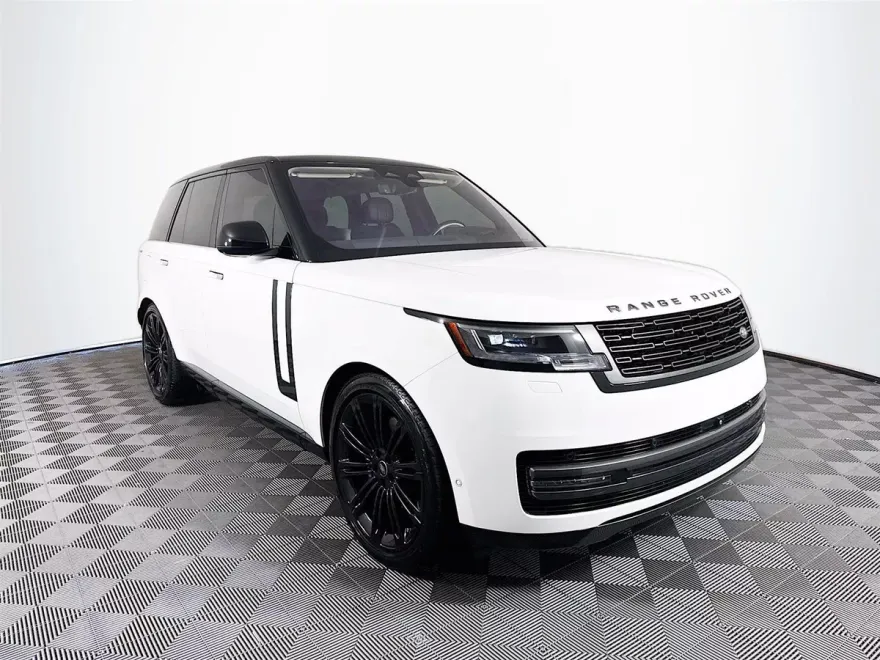 2023 Land Rover Range Rover SE photo 1