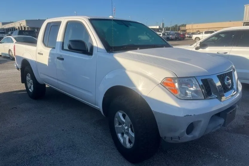 2012 Nissan Frontier SV photo 1