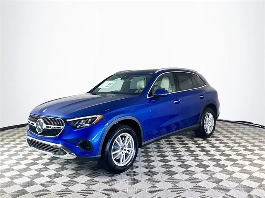 2025 Mercedes Benz GLC 300 photo 1