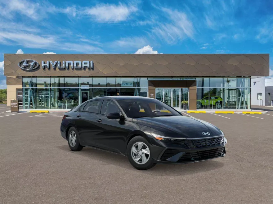 2025 Hyundai Elantra SE photo 1