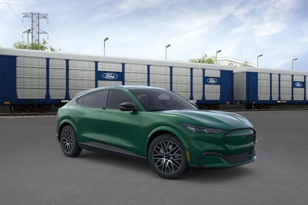 2025 Ford Mustang Mach-E Premium photo 1