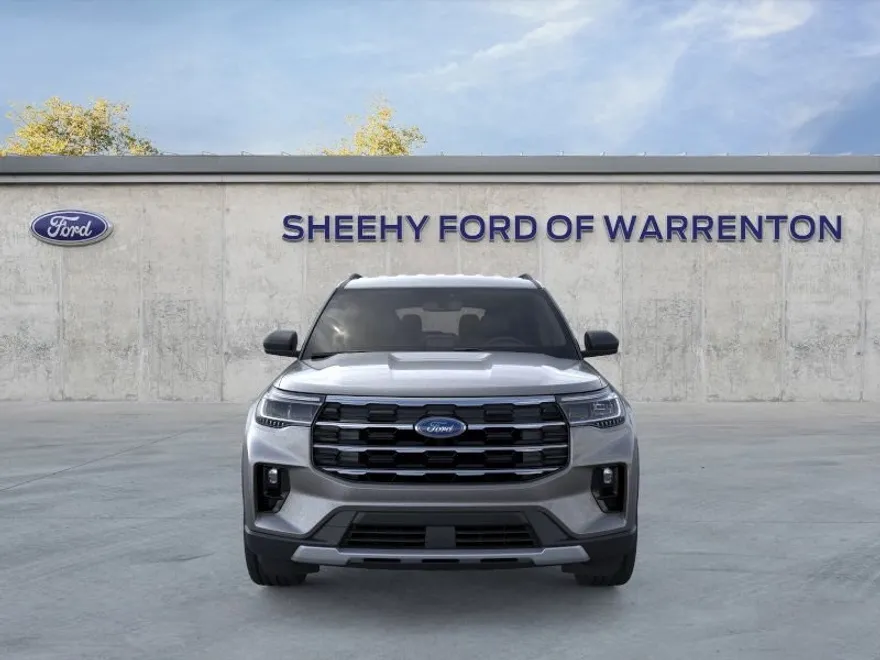 2025 Ford Explorer photo 1