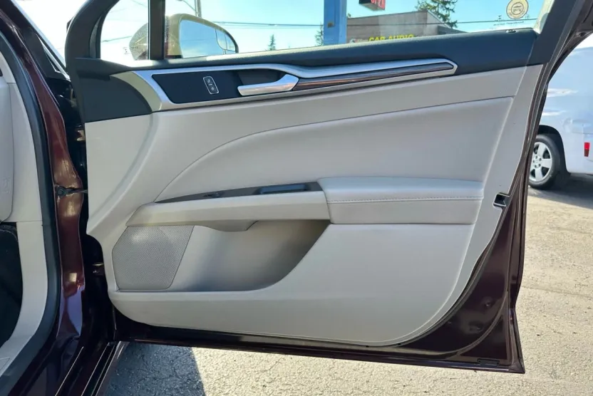 2017 Ford Fusion Energi Plug-In Hybrid photo 1