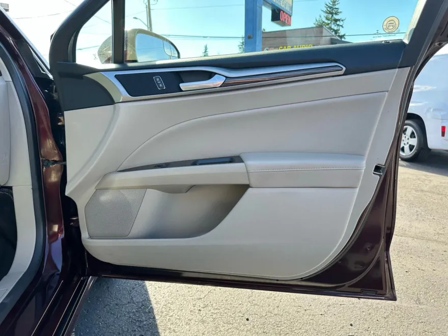 2017 Ford Fusion Energi Plug-In Hybrid photo 1