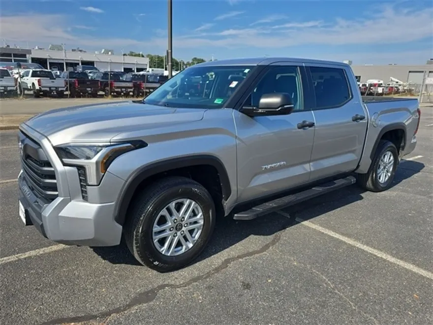 2022 Toyota Tundra SR5 photo 1