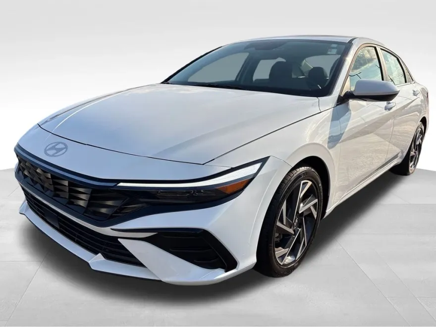 2024 Hyundai Elantra SEL Convenience photo 1