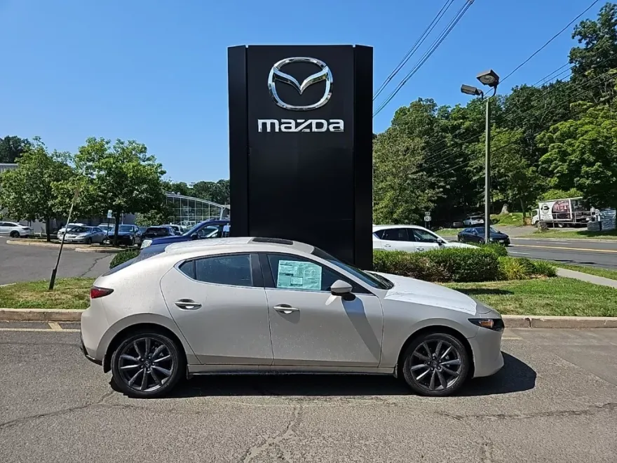 2025 Mazda Mazda3 2.5 s Preferred photo 1