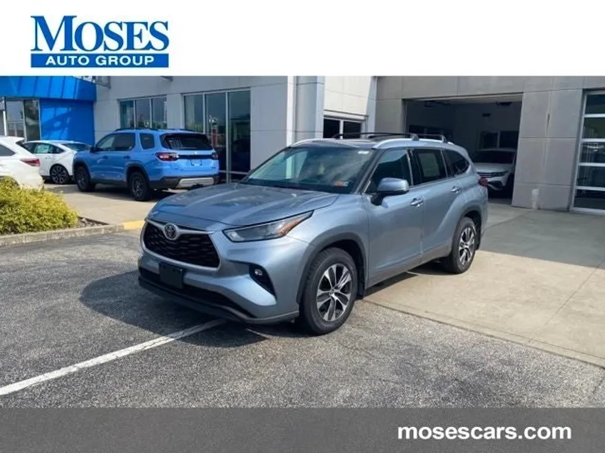 2022 Toyota Highlander XLE photo 1