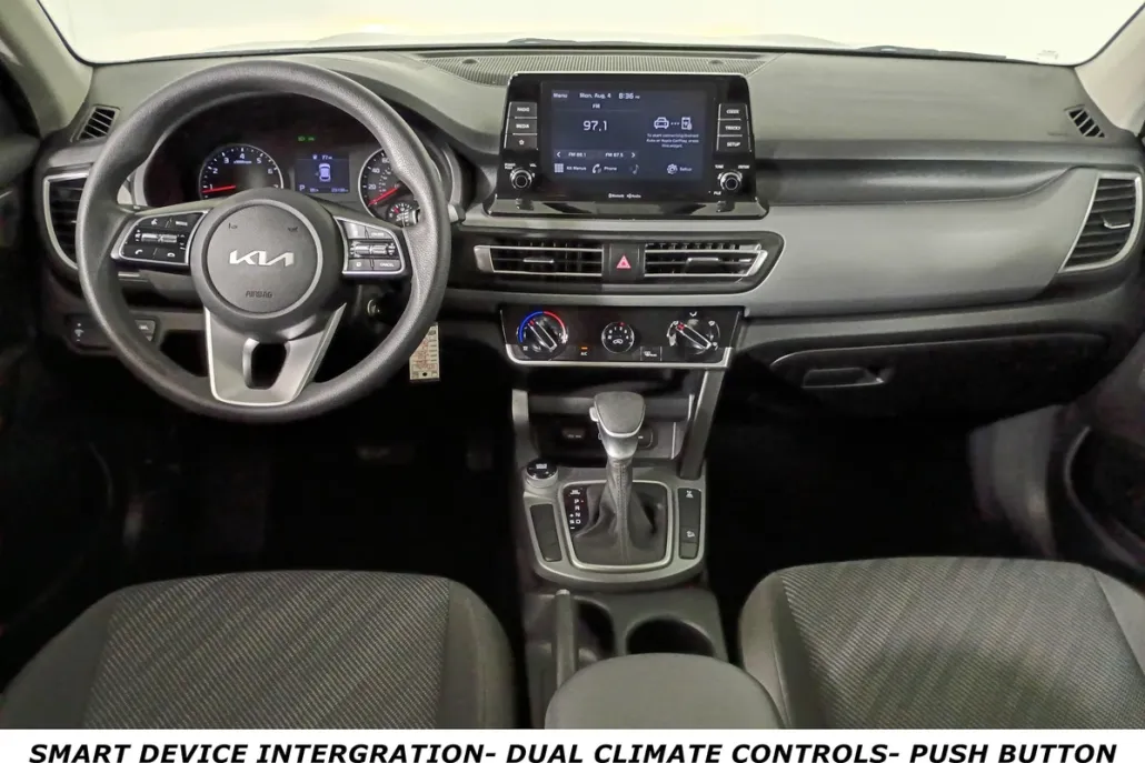 2023 Kia Seltos LX photo 1