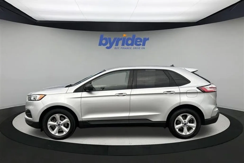 2019 Ford Edge SE photo 1