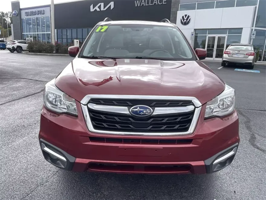 2017 Subaru Forester 2.5i Premium photo 1