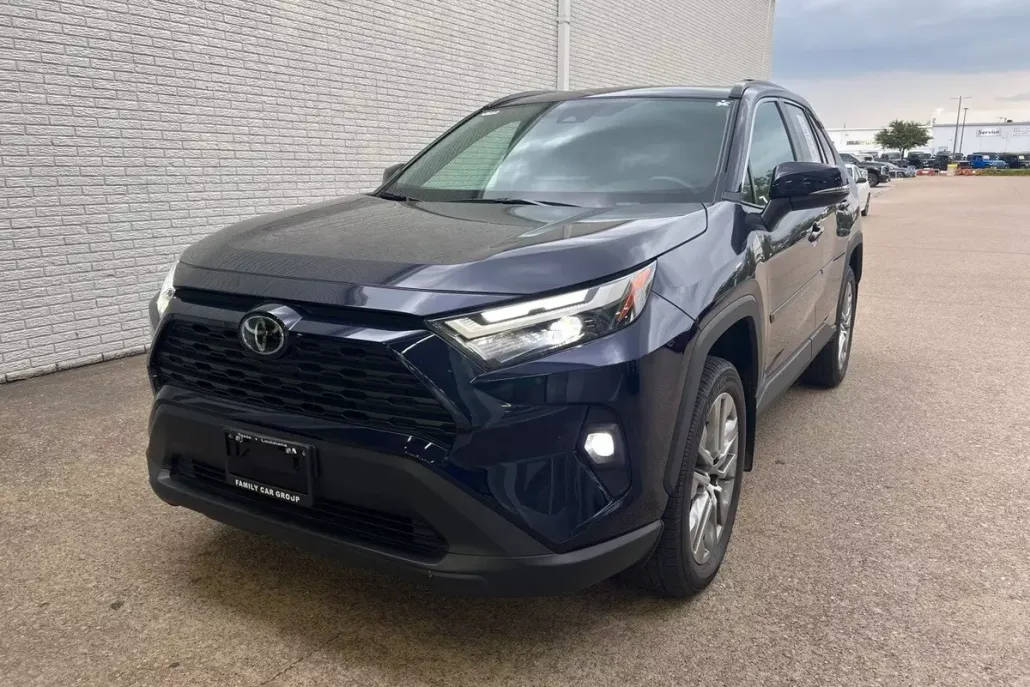 2024 Toyota RAV4 XLE Premium photo 1