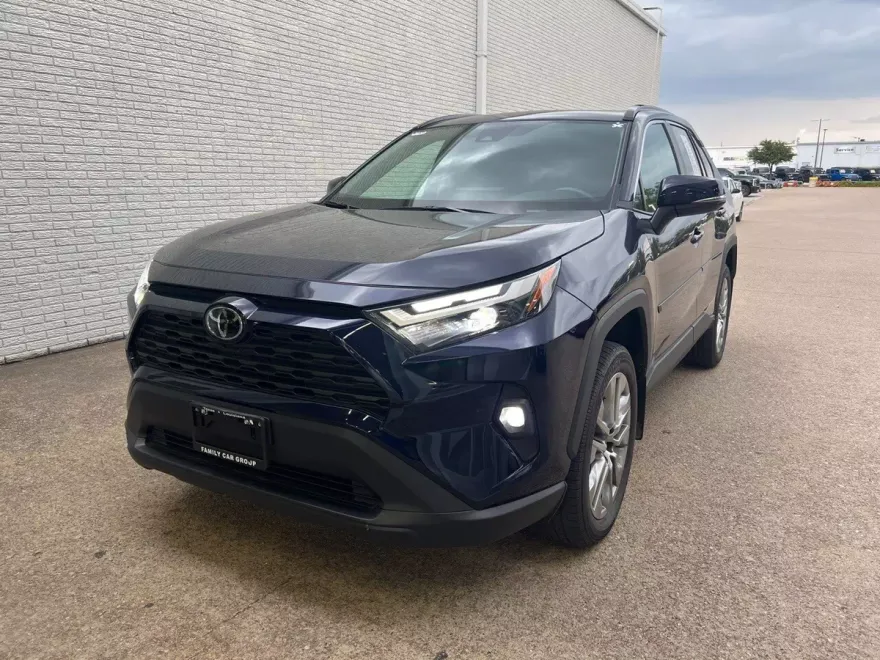 2024 Toyota RAV4 XLE Premium photo 1