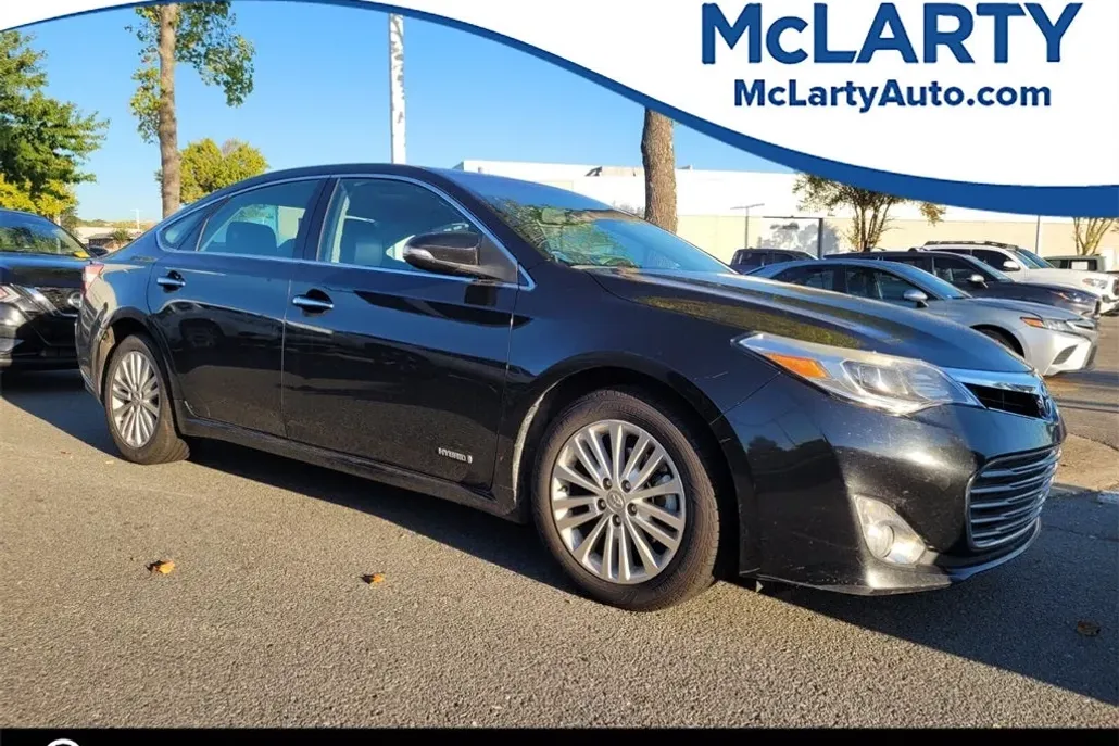 2015 Toyota Avalon Hybrid XLE Touring photo 1