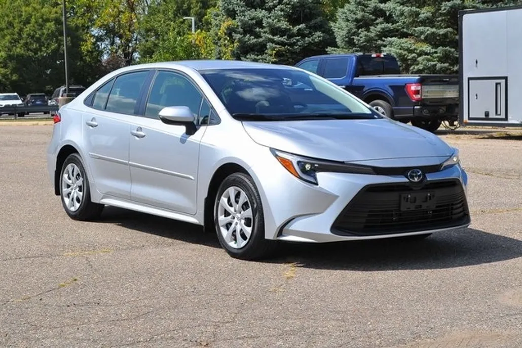 2025 Toyota Corolla Hybrid LE photo 1