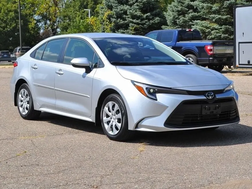 2025 Toyota Corolla Hybrid LE photo 1