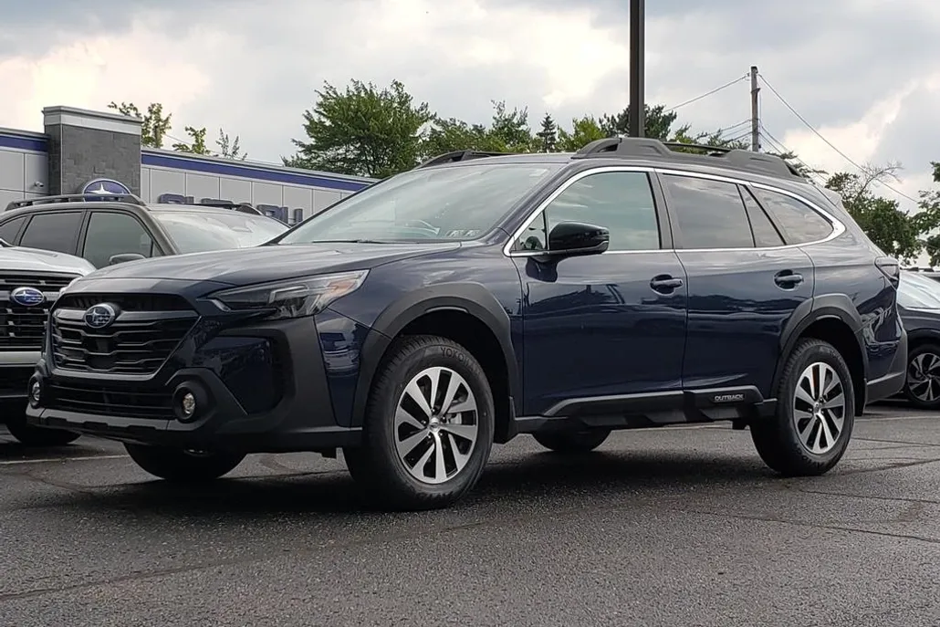 2025 Subaru Outback Premium photo 1