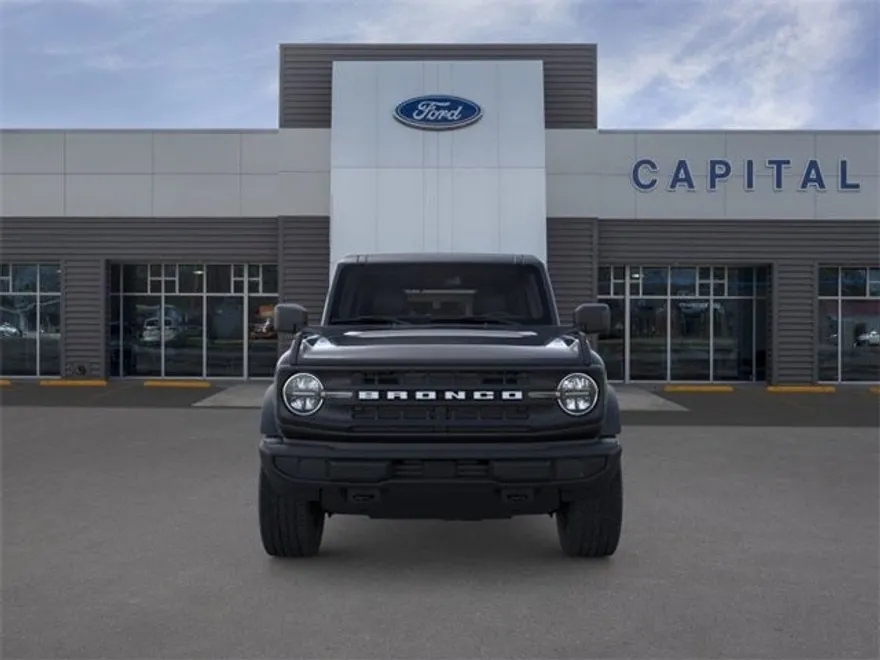 2025 Ford Bronco Base photo 1