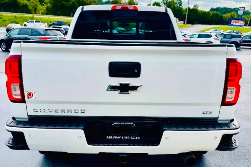 2018 Chevrolet Silverado 1500 LTZ Z71 photo 1