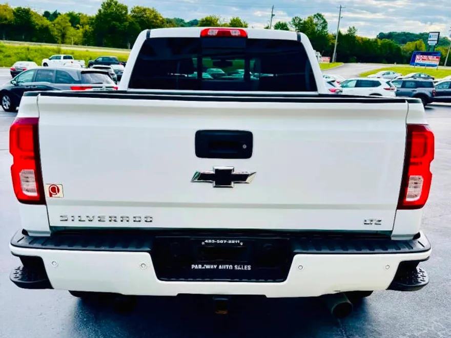 2018 Chevrolet Silverado 1500 LTZ Z71 photo 1