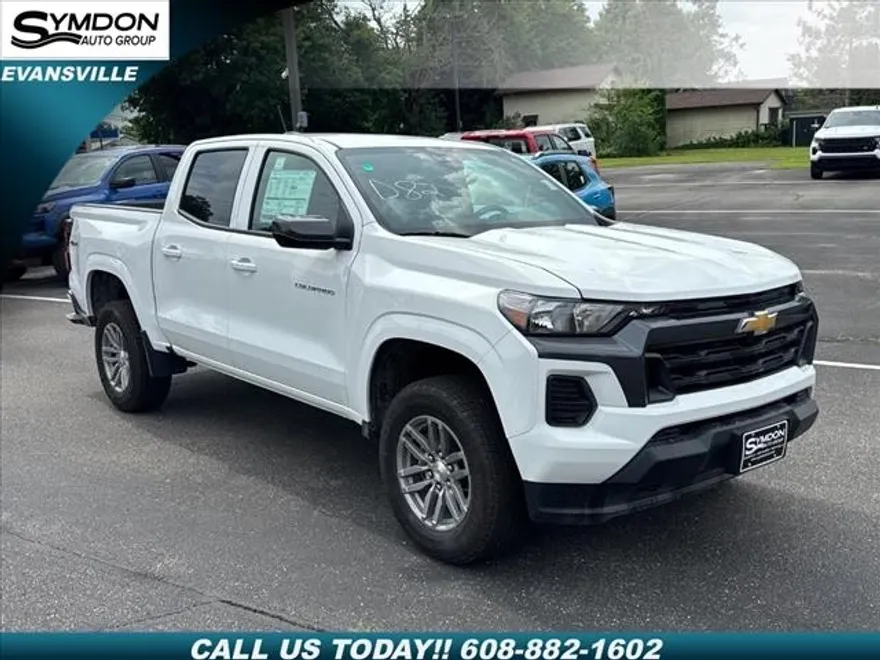 2025 Chevrolet Colorado Work Truck LT photo 1