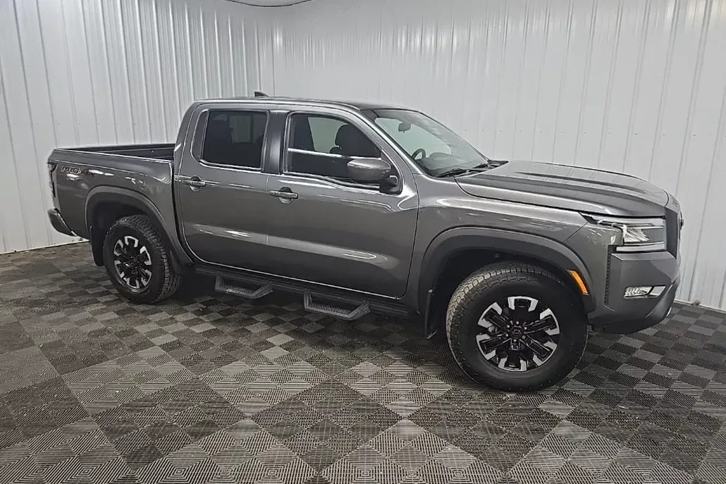 2023 Nissan Frontier PRO-4X photo 1