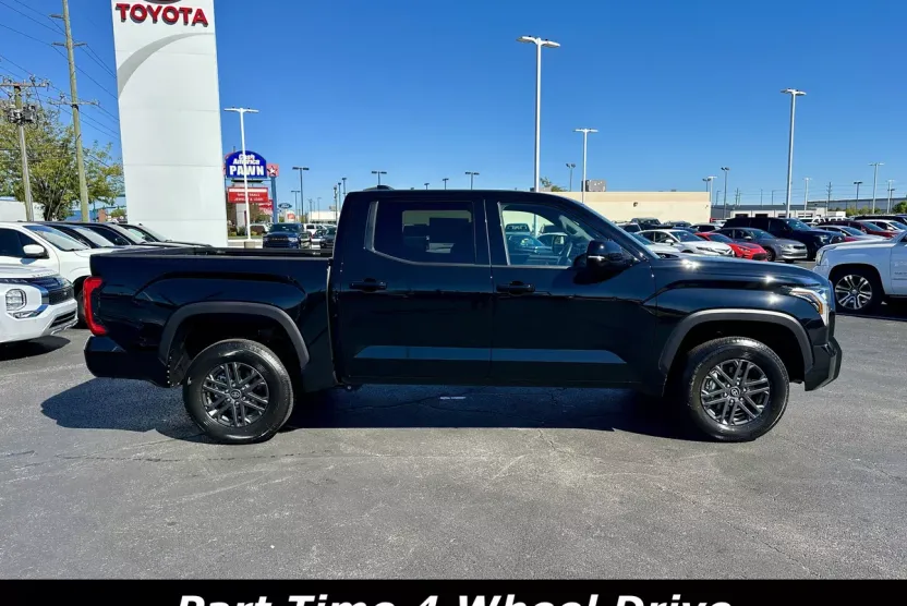 2025 Toyota Tundra SR5 CrewMax photo 1