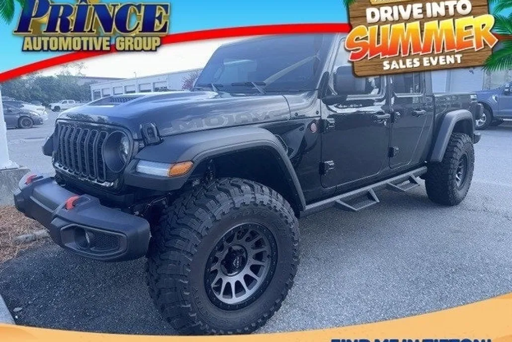 2024 Jeep Gladiator Mojave photo 1