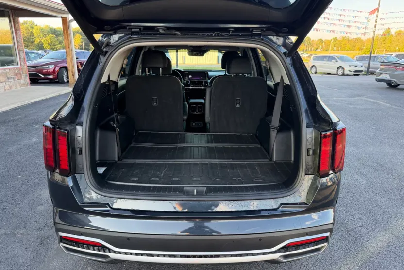2023 Kia Sorento EX photo 1